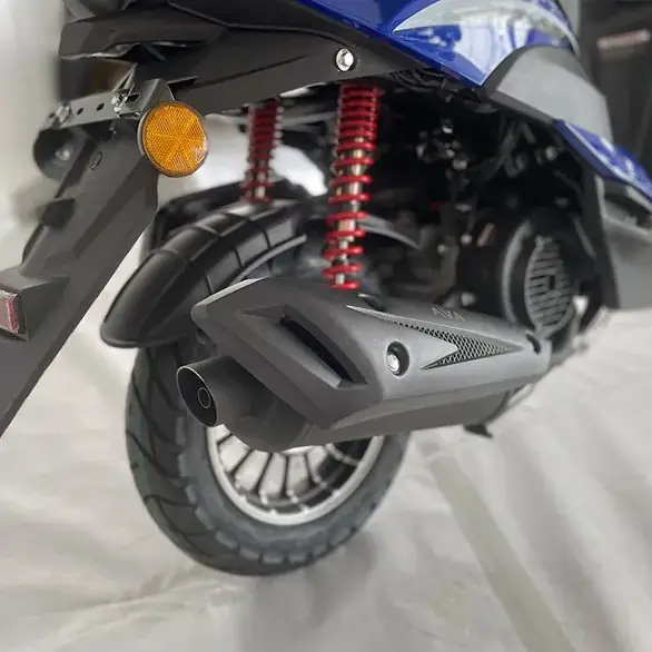 Moto Ava 150T-15 Akon detalle parte trasera