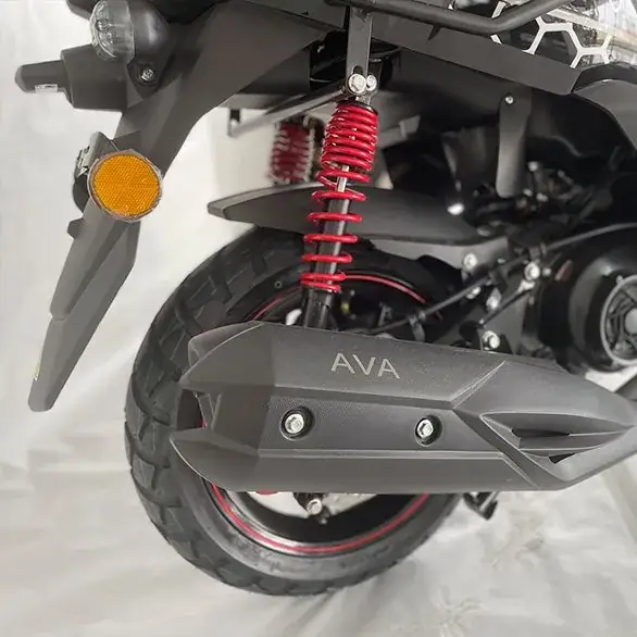Moto Ava 180T Flamingo detalles traseros