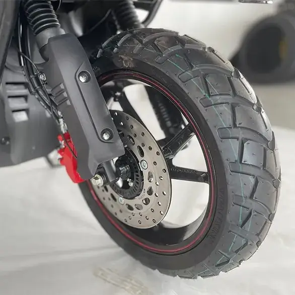 Moto Ava 180T Flamingo llantas